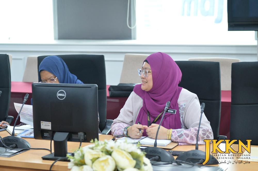 Sesi Pembentangan Program Penyemarakkan Seni Budaya Anjuran JKKN Di Bawah Inisiatif Bajet 2025