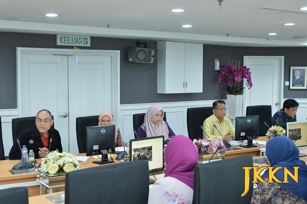 Sesi Pembentangan Program Penyemarakkan Seni Budaya Anjuran JKKN Di Bawah Inisiatif Bajet 2025