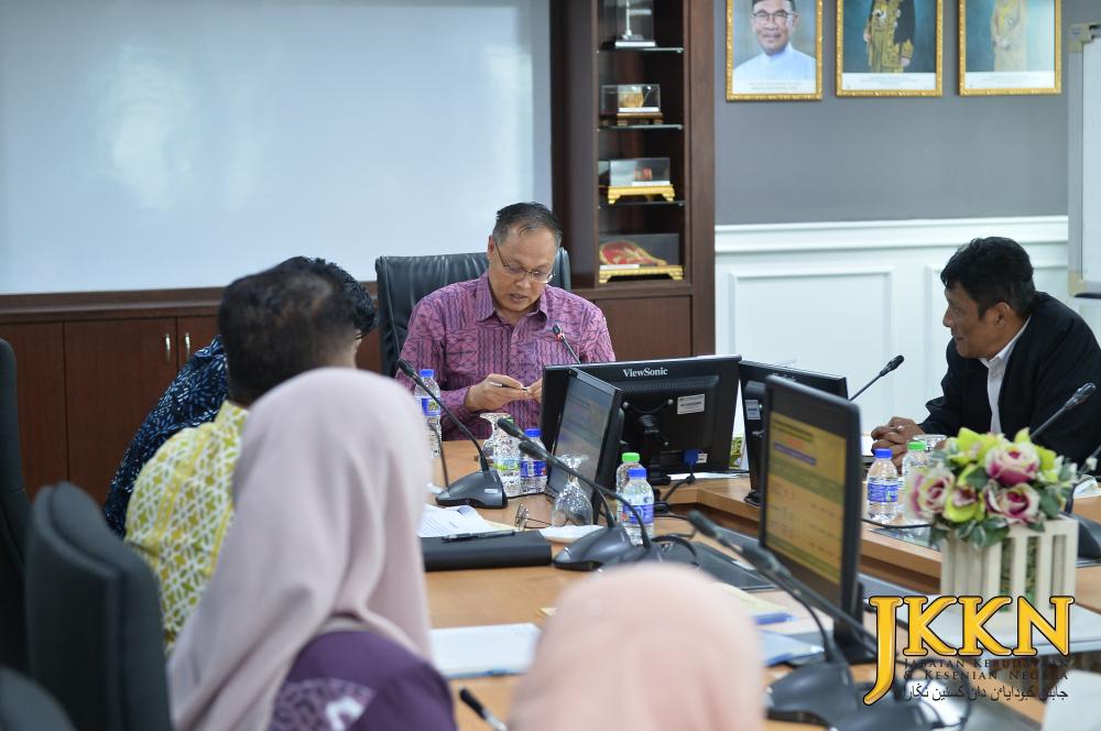 Sesi Pembentangan Program Penyemarakkan Seni Budaya Anjuran JKKN Di Bawah Inisiatif Bajet 2025