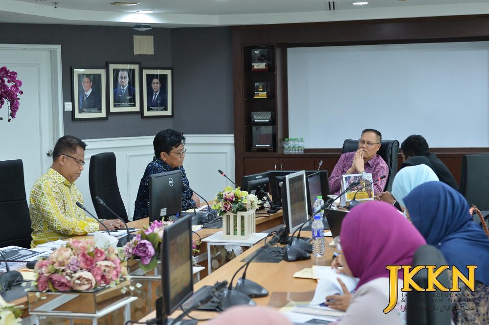 Sesi Pembentangan Program Penyemarakkan Seni Budaya Anjuran JKKN Di Bawah Inisiatif Bajet 2025