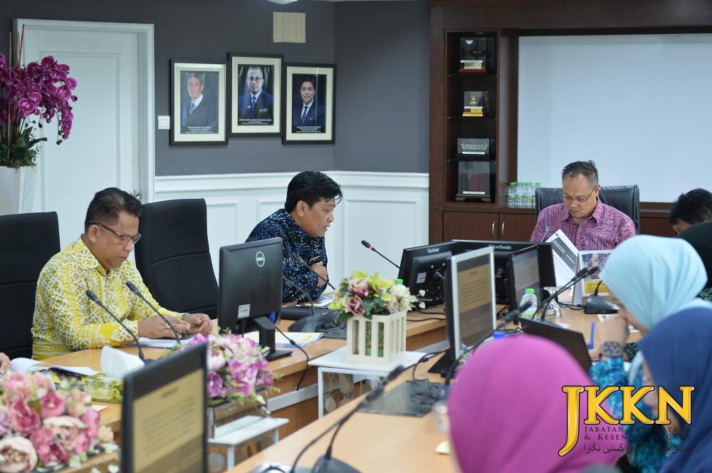 Sesi Pembentangan Program Penyemarakkan Seni Budaya Anjuran JKKN Di Bawah Inisiatif Bajet 2025