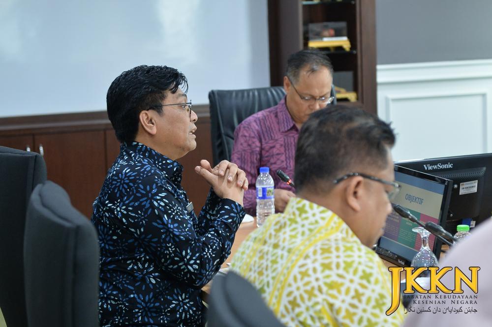 Sesi Pembentangan Program Penyemarakkan Seni Budaya Anjuran JKKN Di Bawah Inisiatif Bajet 2025